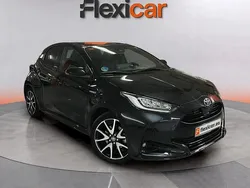 Negro Usado 2021 Toyota Yaris Hybrid Style Berlina | 20.290 € (Precio justo)