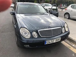 Azul Usado 2006 Mercedes E230 Classic Berlina | 2500 €