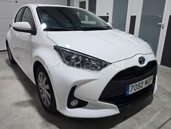 Blanco Usado 2023 Toyota Yaris Hybrid Active Berlina | 17.500 € (Buen precio)