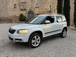 Blanco Usado 2015 Skoda Yeti Active SUV | 13.500 € (Precio justo)
