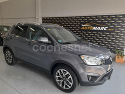 Gris / plata Usado 2016 Ssangyong (KGM) Korando SUV | 12.990 €