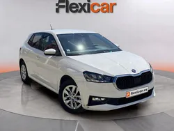 Blanco Usado 2021 Skoda Fabia Ambition Berlina | 10.090 € (Buen precio)