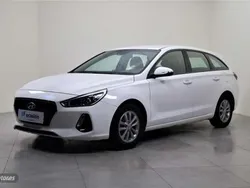 Blanco Usado 2018 Hyundai i30 Familiar | 14.490 € (Un poco caro)