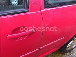 Rojo Usado 2001 VW Golf IV Advance Berlina | 2750 €