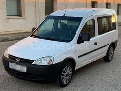 Blanco Usado 2010 Opel Combo Essentia Monovolumen | 5900 €