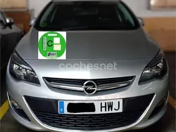 Gris / plata Usado 2014 Opel Astra Excellence Berlina | 8000 € (Precio justo)