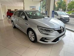 Gris Usado 2020 Renault Mégane GrandTour Intens Familiar | 12.995 € (Un poco caro)