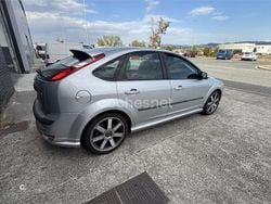 Gris / plata Usado 2005 Ford Focus Titanium Berlina | 3900 € (Precio justo)