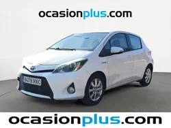 Blanco Usado 2014 Toyota Yaris Hybrid Active Utilitario | 11.200 € (Precio justo)