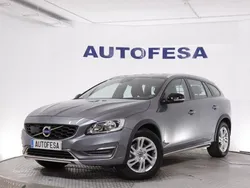 Gris Usado 2015 Volvo V60 CC Momentum Familiar | 17.250 € (Precio justo)