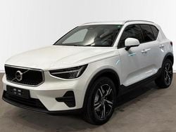 Gris Nuevo 2025 Volvo XC40 Core SUV | 37.400 € (Precio justo)