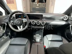 Gris / plata Usado 2019 Mercedes A200 Berlina | 25.400 € (Un poco caro)