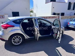 Gris / plata Usado 2015 Ford Focus Trend Berlina | 9200 € (Buen precio)