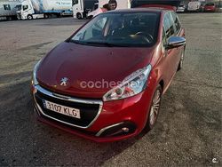 Rojo Usado 2018 Peugeot 208 Style Utilitario | 7900 € (Precio justo)