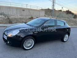 Negro Usado 2016 Alfa Romeo Giulietta Edizione Speciale Utilitario | 8999 €