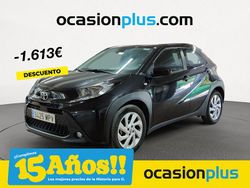 Negro Usado 2024 Toyota Aygo Play Utilitario | 14.600 € (Precio justo)