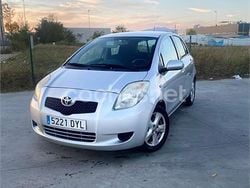 Gris / plata Usado 2006 Toyota Yaris Berlina | 4200 € (Precio justo)