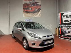 Gris / plata Usado 2009 Ford Fiesta Trend Berlina | 4990 €