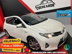 Blanco Usado 2014 Toyota Auris Hybrid Active Berlina | 13.499 € (Un poco caro)