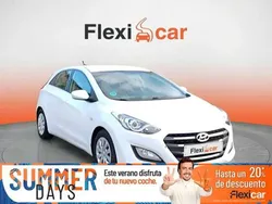 Blanco Usado 2016 Hyundai i30 Berlina | 8690 € (Buen precio)