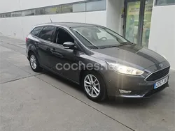 Gris / plata Usado 2015 Ford Focus Trend Familiar | 7200 € (Precio justo)