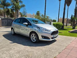 Gris / plata Usado 2016 Ford Fiesta Trend Utilitario | 6990 € (Precio justo)