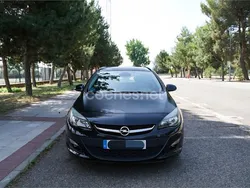 Negro Usado 2015 Opel Astra Selective Familiar | 7490 € (Un poco caro)