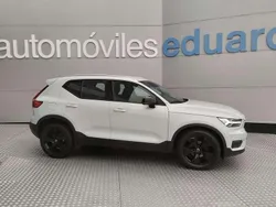 Blanco Usado 2020 Volvo XC40 Momentum SUV | 23.500 € (Precio justo)