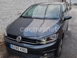Gris / plata Usado 2017 VW Touran Edition Monovolumen | 15.999 € (Buen precio)
