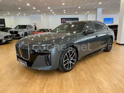 Gris / plata Usado 2024 BMW 740 Berlina | 89.900 € (Buen precio)