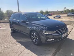 Gris / plata Usado 2023 VW Passat Executive Familiar | 31.000 € (Buen precio)