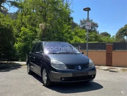 Gris / plata Usado 2006 Renault Scénic II Privilege Monovolumen | 3290 € (Un poco caro)