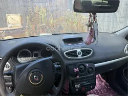 Negro Usado 2006 Renault Clio II Berlina | 2000 € (Caro)