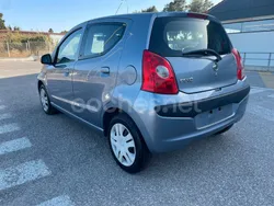 Nissan Pixo