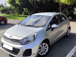 Gris / plata Usado 2016 Kia Rio Berlina | 7900 € (Precio justo)