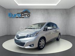 Gris / plata Usado 2014 Toyota Yaris Active Berlina | 6500 € (Precio justo)