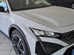 Blanco okenite Nuevo 2025 Peugeot 408 Allure Berlina | 27.220 € (Buen precio)