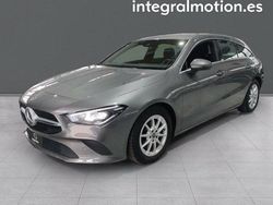 Gris Usado 2021 Mercedes CLA200 Shooting Brake Familiar | 25.800 € (Super precio)