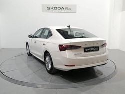 Blanco Usado 2024 Skoda Octavia G-TEC Ambition | 22.900 €