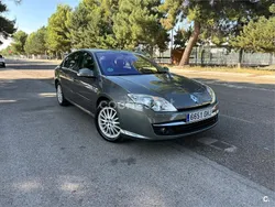 Gris / plata Usado 2008 Renault Laguna III Dynamique Berlina | 6900 € (Caro)
