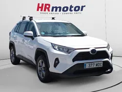 Blanco Usado 2022 Toyota RAV4 Hybrid Business Edition SUV | 34.200 € (Precio justo)
