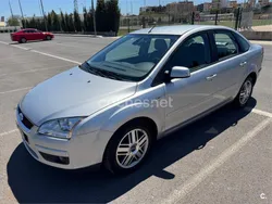 Gris / plata Usado 2007 Ford Focus Ghia Berlina | 6500 € (Precio justo)