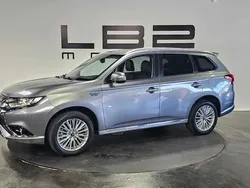 Gris Usado 2018 Mitsubishi Outlander P-HEV Motion SUV | 18.999 € (Precio justo)