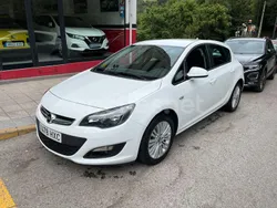 Blanco Usado 2014 Opel Astra Selective Berlina | 9500 € (Un poco caro)