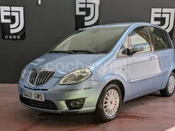 Gris / plata Usado 2010 Lancia Musa Monovolumen | 5990 €
