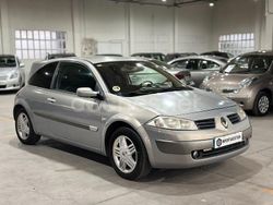 Marrón Usado 2004 Renault Mégane II Privilege Berlina | 4490 € (Caro)
