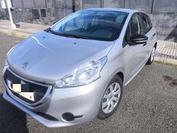 Gris / plata Usado 2016 Peugeot 208 Active Utilitario | 4890 € (Super precio)