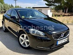 Negro Usado 2014 Volvo V40 Momentum Berlina | 7400 € (Un poco caro)
