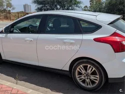 Negro Usado 2011 Ford Focus Trend Berlina | 5200 € (Buen precio)