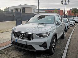 Gris / plata Usado 2023 Volvo XC40 Core SUV | 36.000 € (Caro)